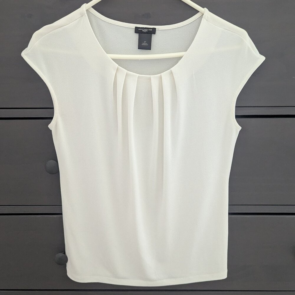 Ann Taylor Sleeveless Cream Ivory Blouse